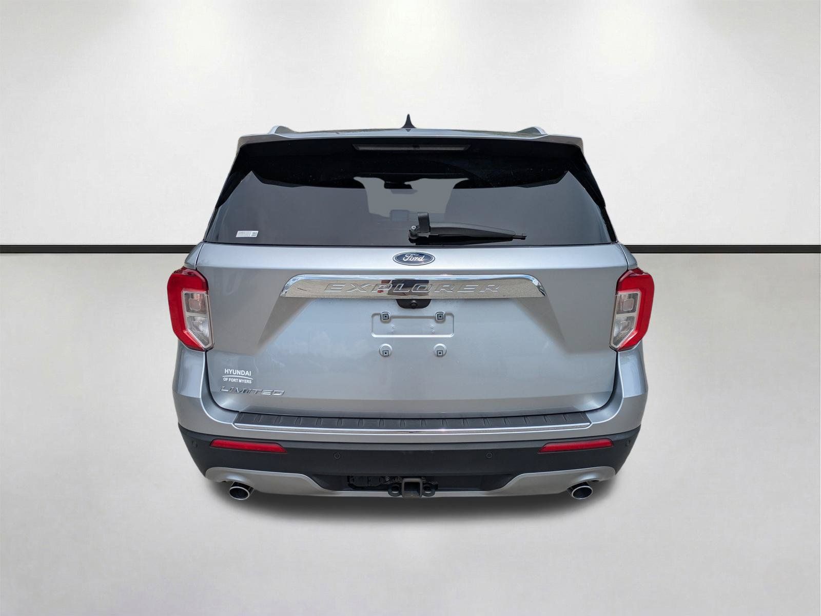 Used 2022 Ford Explorer Limited w/ Limited Technology Package RWD image 6