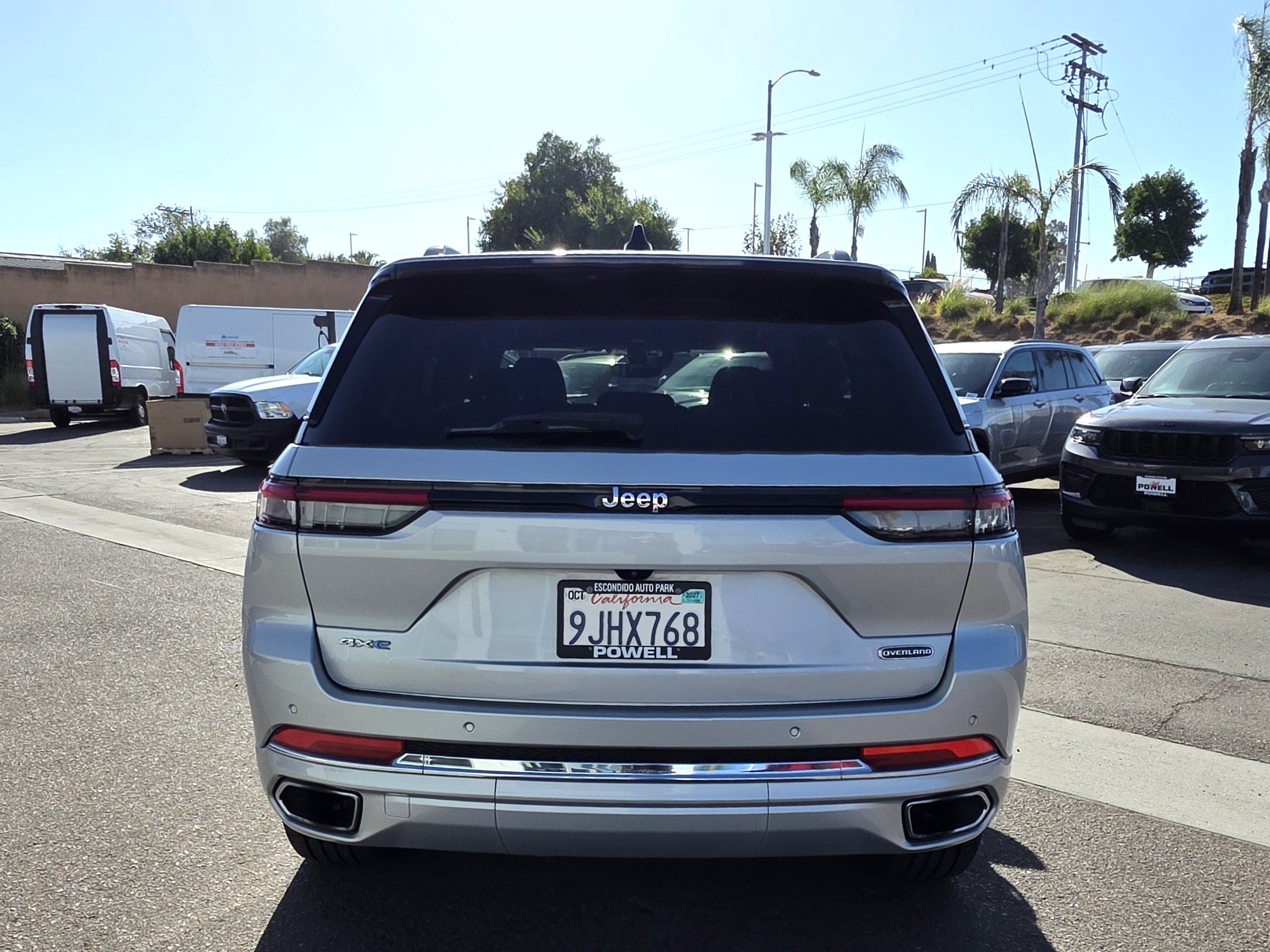 Certified 2023 Jeep Grand Cherokee Overland AWD/4WD image 4