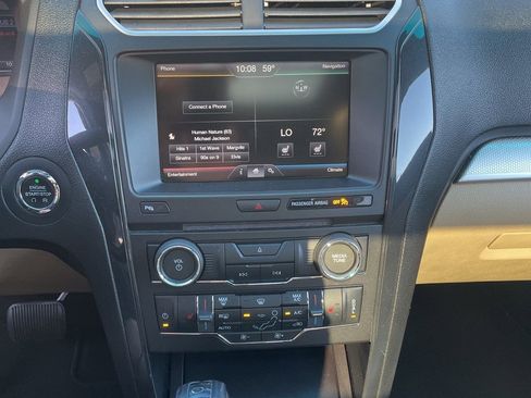 Used 2016 Ford Explorer XLT w/ Equipment Group 202A image 12