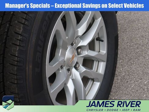 Used 2024 Chevrolet Suburban LT AWD/4WD image 41