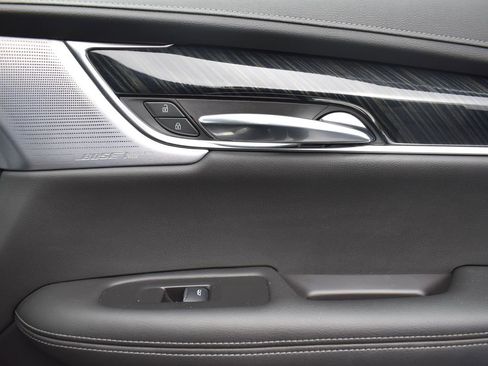 Used 2020 Cadillac XT6 Premium Luxury image 38