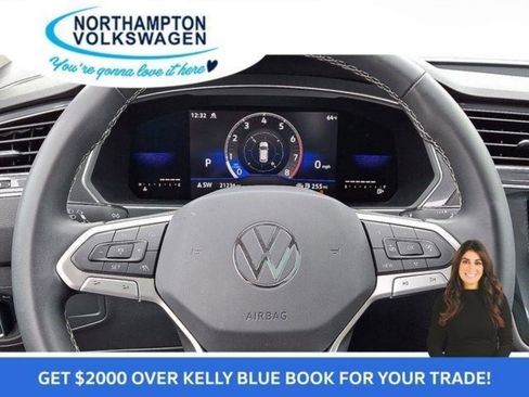 Used 2022 Volkswagen Tiguan SE w/ Panoramic Sunroof Package image 20
