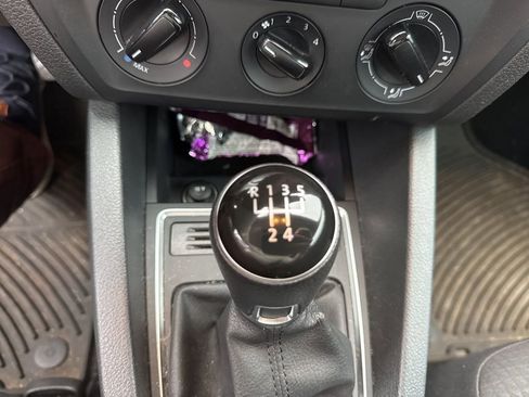 Used 2015 Volkswagen Jetta S image 6