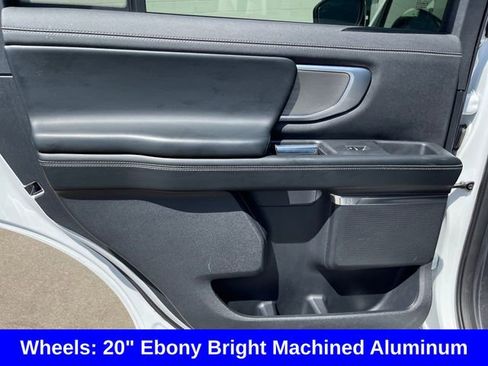 Used 2025 Ford Expedition Platinum AWD/4WD image 31