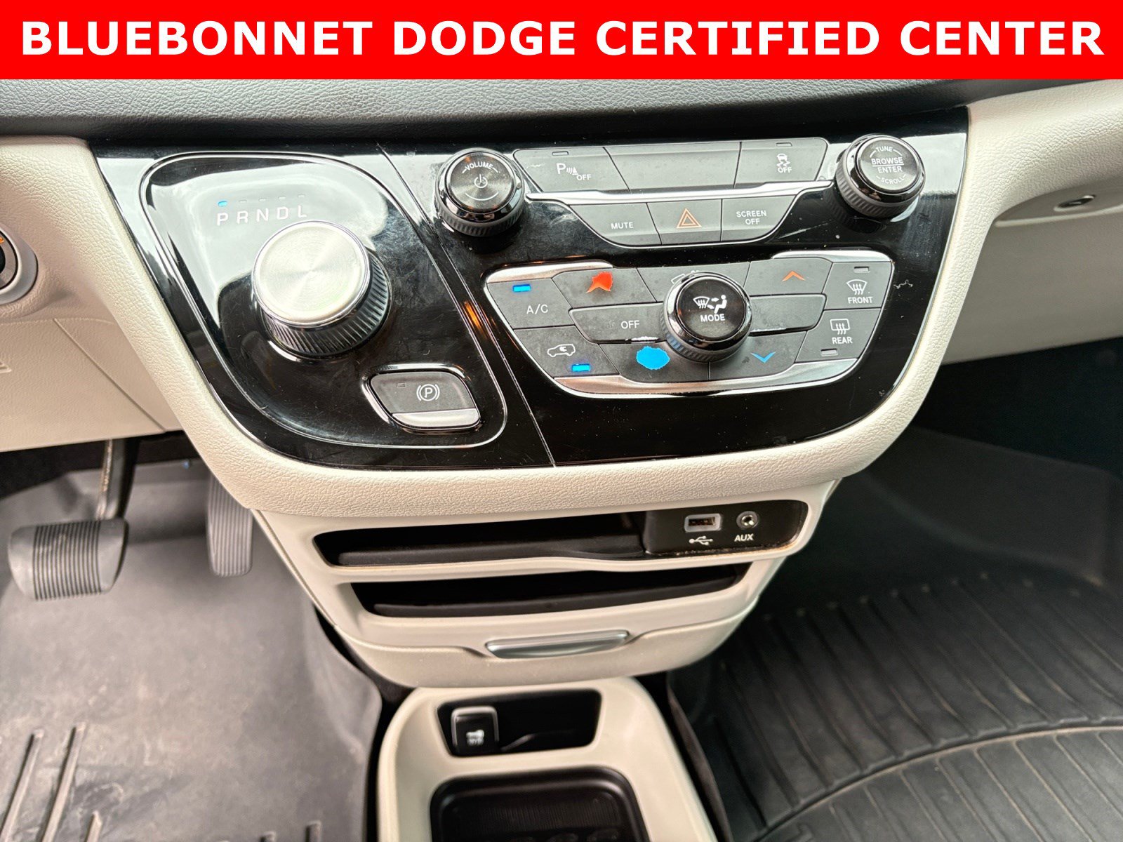 Used 2019 Chrysler Pacifica L FWD image 19
