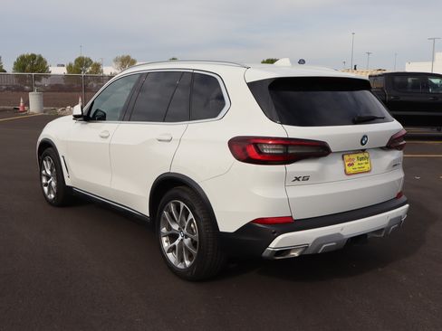 Used 2023 BMW X5 xDrive40i w/ Premium Package AWD/4WD image 5