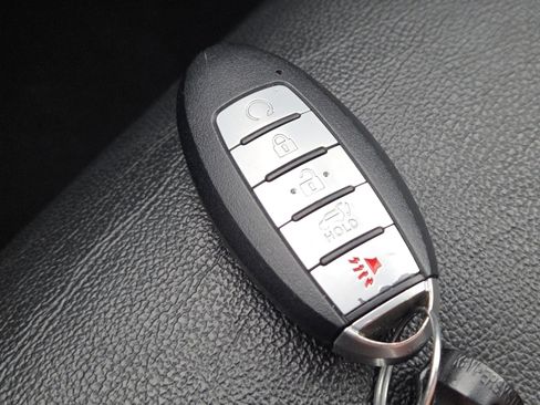 Used 2020 Nissan Pathfinder SL image 35