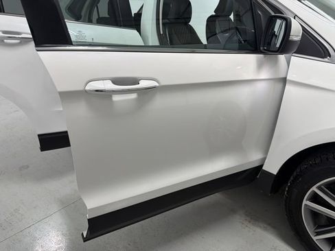 Used 2023 Ford Edge Titanium w/ Class II Trailer Tow Package AWD/4WD image 16