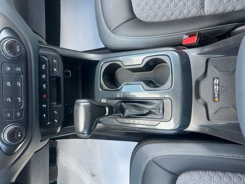 Used 2020 Chevrolet Colorado Z71 AWD/4WD image 16