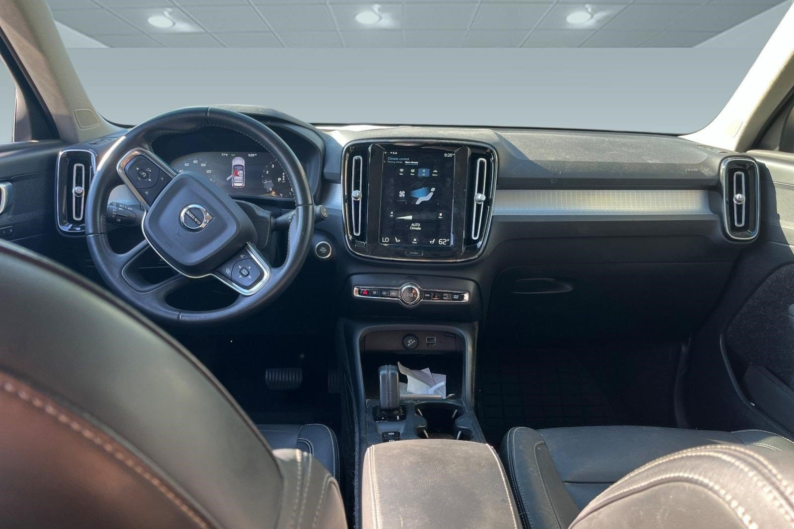 Used 2021 Volvo XC40 T5 Momentum w/ Premium Package AWD/4WD image 7