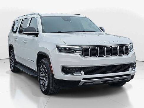 Used 2024 Jeep Wagoneer L Series II image 2