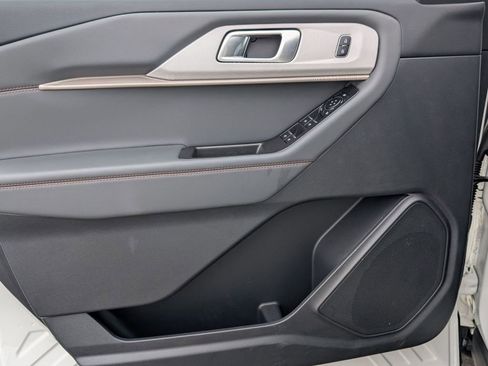 New 2025 Ford Explorer Active w/ Active Comfort Package image 25