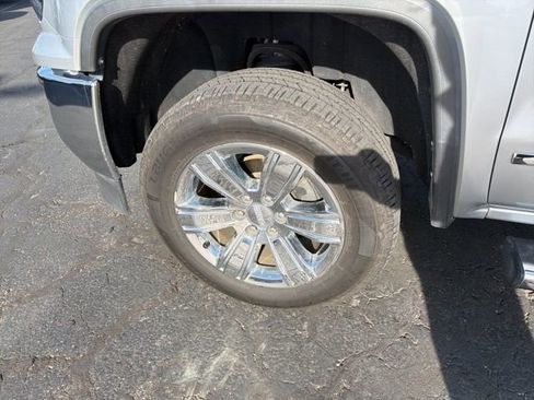 Used 2018 GMC Sierra 1500 SLT image 16