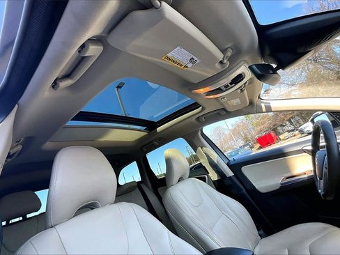 Used 2017 Volvo XC60 T5 Inscription w/ Preferred Option Package image 26