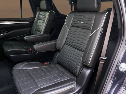 Certified 2025 Cadillac Escalade Sport Platinum w/ LPO, ONYX Package image 25