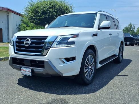 Used 2023 Nissan Armada SL w/ Cargo Package AWD/4WD image 3