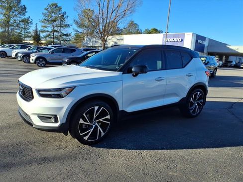 Used 2020 Volvo XC40 T4 R-Design w/ Protection Package Premier image 8