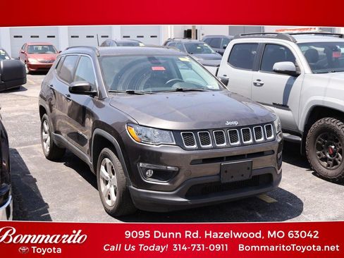 Used 2018 Jeep Compass Latitude w/ Popular Equipment Group AWD/4WD image 1