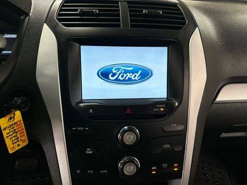 Used 2015 Ford Explorer XLT w/ Equipment Group 202B AWD/4WD image 18