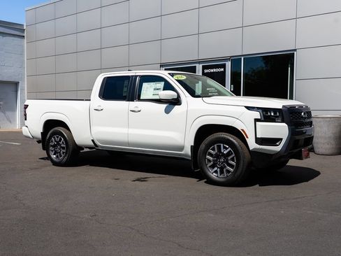 New 2026 Nissan Frontier SV w/ Tow Package AWD/4WD image 30