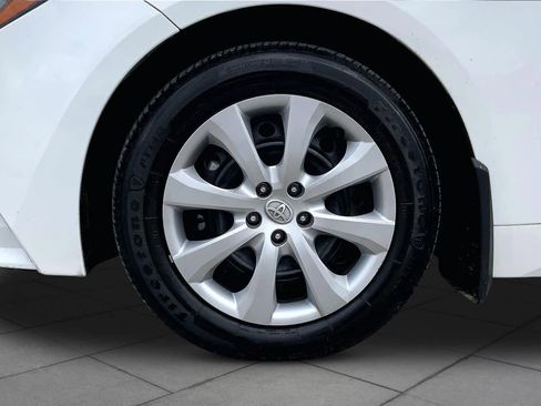 Used 2026 Toyota Corolla LE FWD image 11