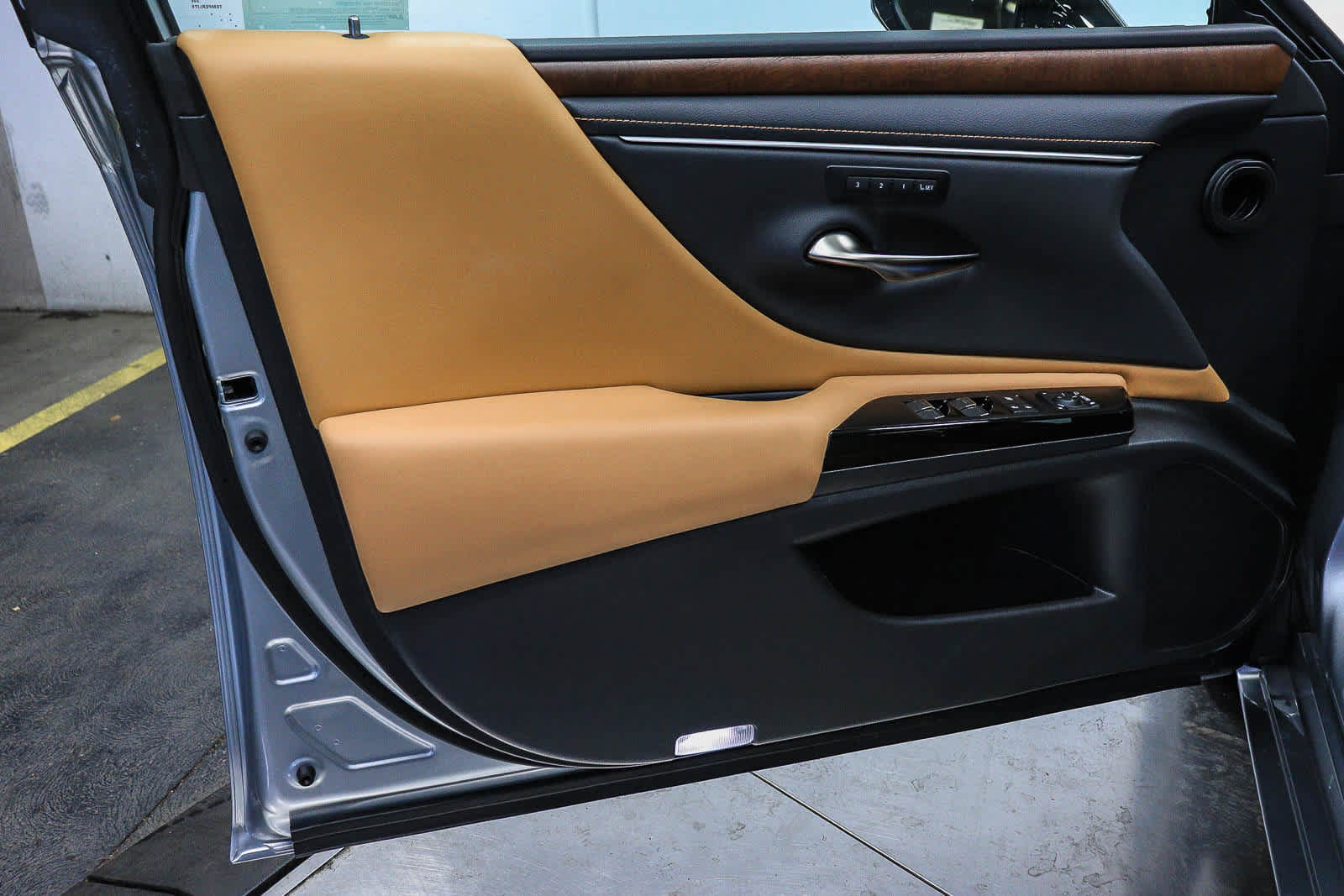 Used 2025 Lexus ES 350 w/ Premium Package FWD image 22