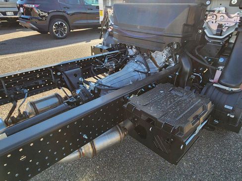 New 2025 Chevrolet Low Cab Forward image 6