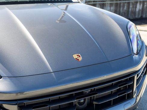 Certified 2025 Porsche Cayenne Coupe image 15