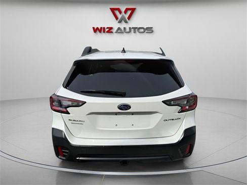 Used 2020 Subaru Outback Premium image 4