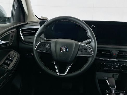 Used 2025 Buick Encore GX Preferred image 18