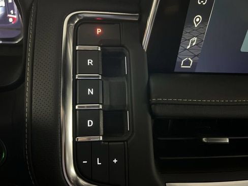 Certified 2023 GMC Yukon SLT AWD/4WD image 16
