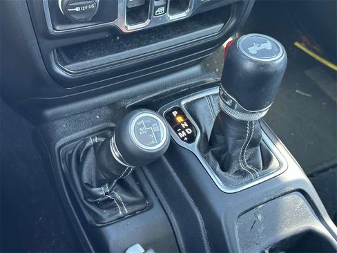 Used 2022 Jeep Wrangler Unlimited Sahara w/ Cold Weather Group image 32