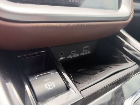 Used 2024 Subaru Outback Touring XT AWD/4WD image 21