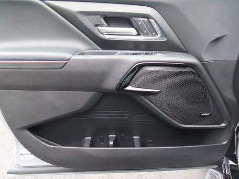 Certified 2025 Chevrolet Silverado EV RST AWD/4WD image 10