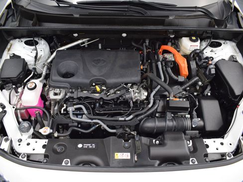 Used 2023 Toyota RAV4 XLE Premium image 9