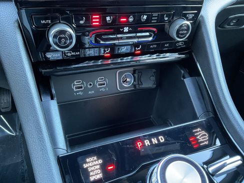 New 2025 Jeep Grand Cherokee Summit w/ Obsidian Package AWD/4WD image 24