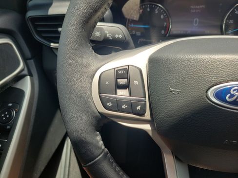 Used 2023 Ford Explorer XLT RWD image 21