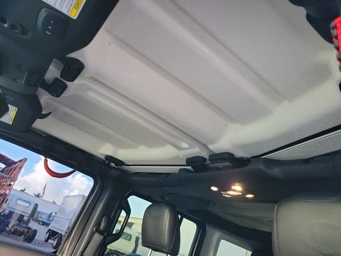 Used 2021 Jeep Wrangler Unlimited Rubicon AWD/4WD image 24