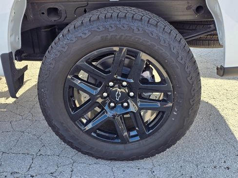 Used 2026 Chevrolet Silverado 1500 Custom Trail Boss w/ Turbomax Blackout Package image 7