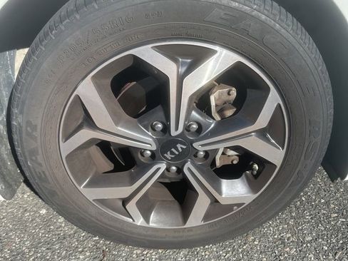 Used 2019 Kia Forte LXS image 10