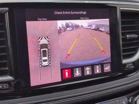 Used 2022 Chrysler Pacifica Limited image 15