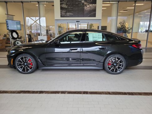 New 2026 BMW i4 xDrive40i w/ M Sport Package AWD/4WD image 2