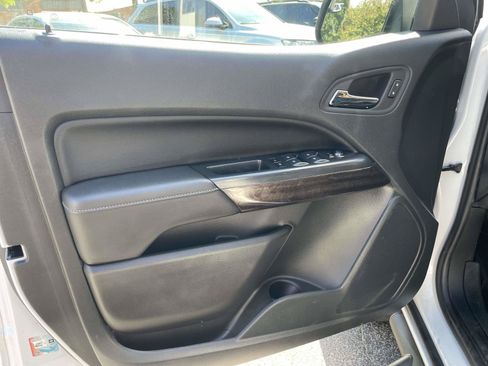Used 2022 GMC Canyon Elevation w/ Elevation Premium Package AWD/4WD image 5