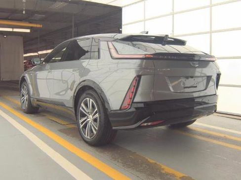 Used 2024 Cadillac Lyriq Sport AWD/4WD image 7