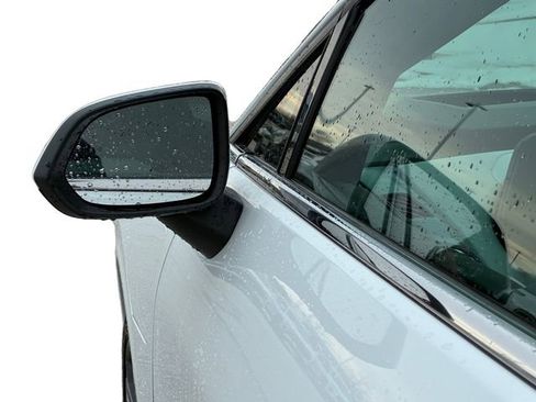 New 2026 Chevrolet Equinox EV LT image 10