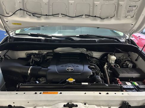 Used 2016 Toyota Sequoia Platinum image 30