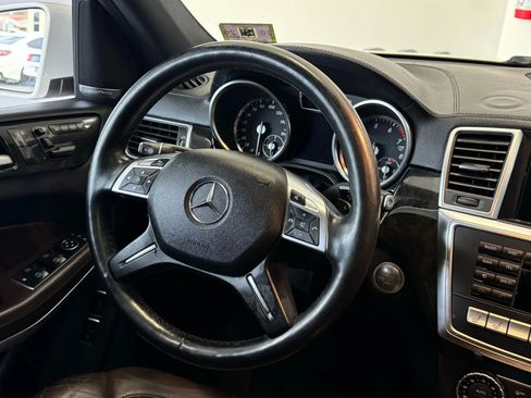 Used 2015 Mercedes-Benz GL 550 4MATIC image 11