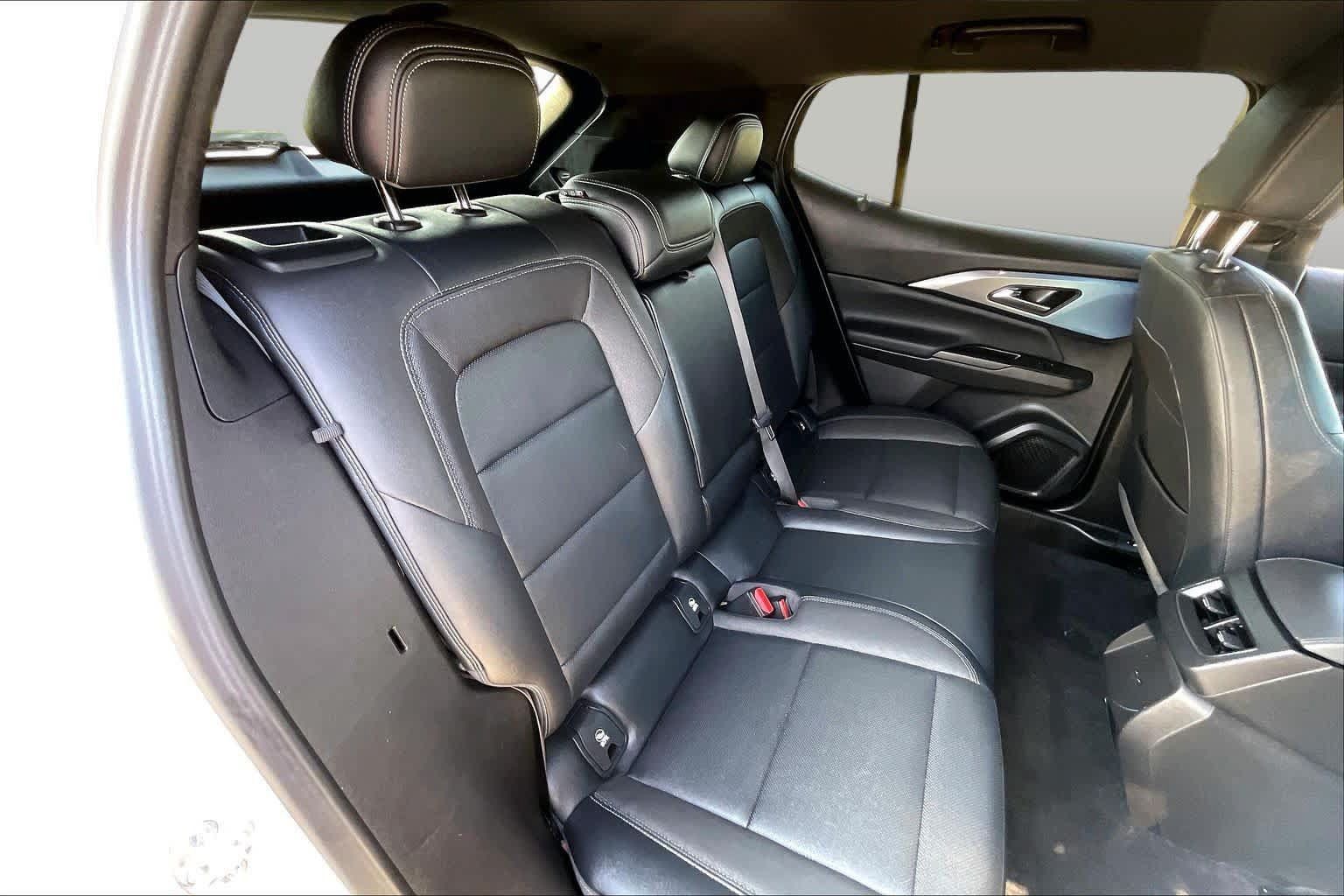Used 2024 Chevrolet Equinox EV LT w/ LPO, All-Weather Mat Package FWD image 18