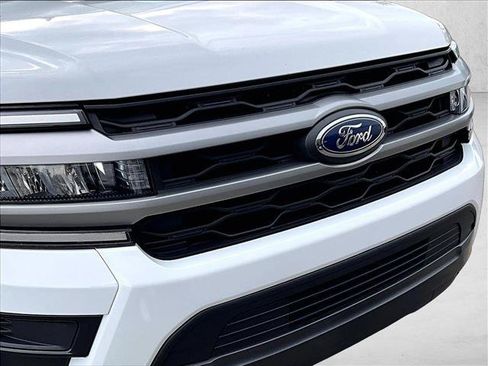 Used 2024 Ford Expedition XLT RWD image 27