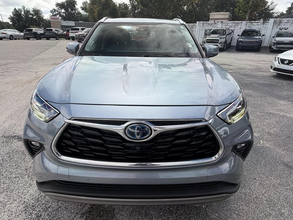 Used 2022 Toyota Highlander Platinum AWD/4WD image 3